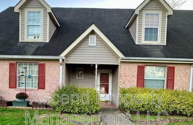 7522 Eric Dr