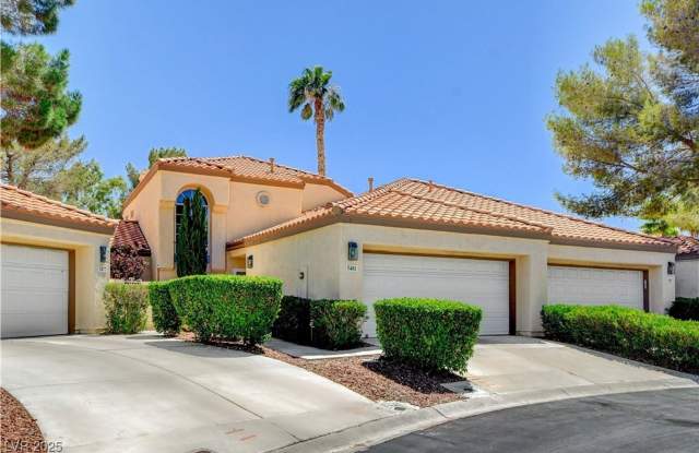 Welcome to your new home! In the exclusive Painted Desert community