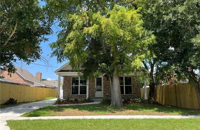 904 AURORA Avenue - 904 Aurora Avenue, Metairie, LA 70005