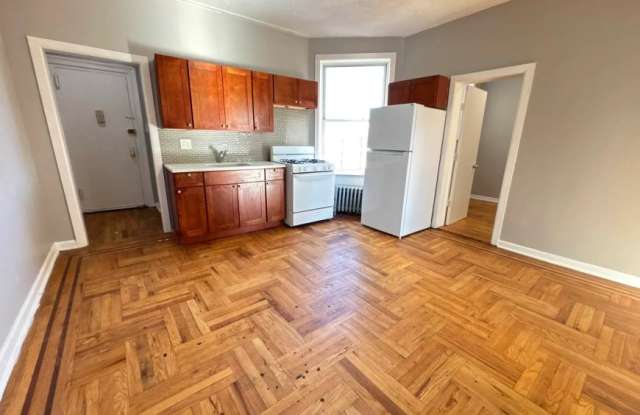 652 Soundview Avenue