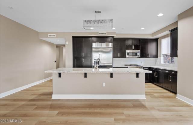 4805 N WOODMERE FAIRWAY -- unit: 1002