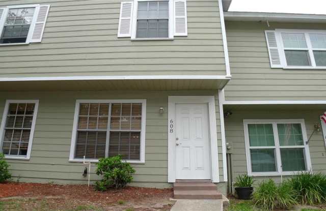 608 LYNCHBURG Drive