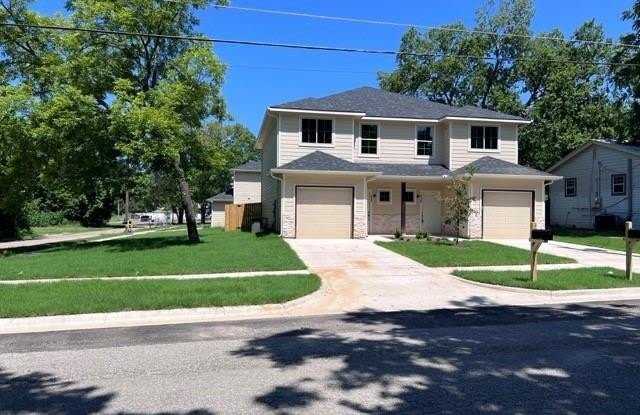 Photo of 320 S Main Street