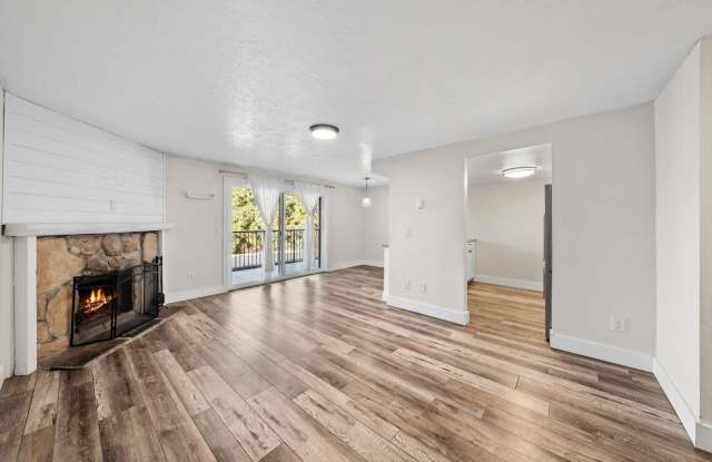 Photo of 2-Bed Condo in Kent – Fireplace, Balcony  Convenient Location!