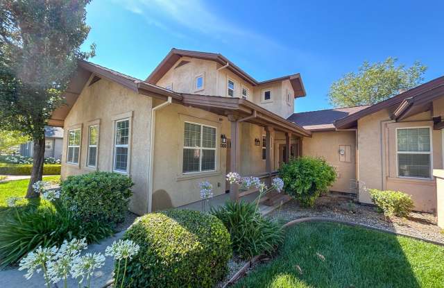 MOVE IN SPECIAL $500 OFF FIRST MONTHS RENT in this 55+ Community!!