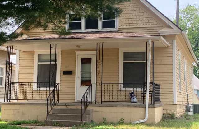 204 S 8th Street