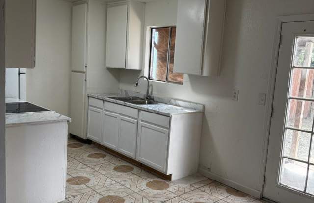 Charming 3BR Home in Stockton