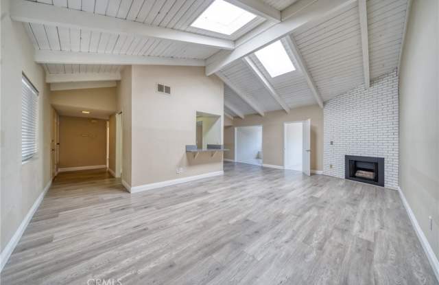1235 Paseo Dorado