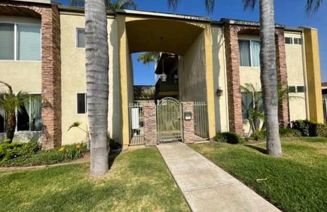 Upgraded 2 bed, 1-1/2 bath Gated Condo in El Cajon