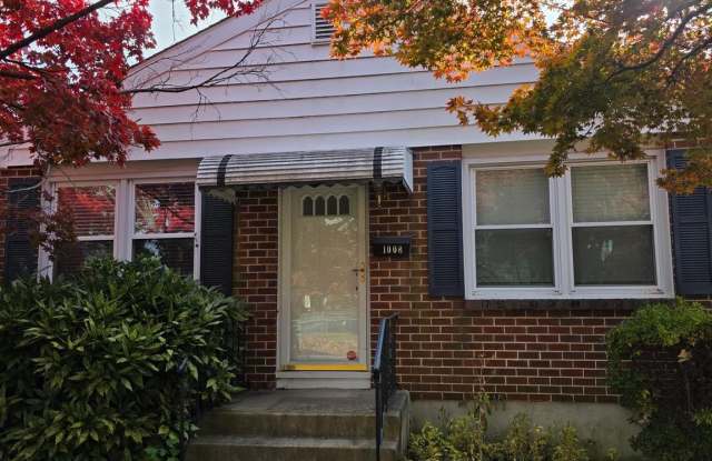 1008 FAIRVIEW Avenue