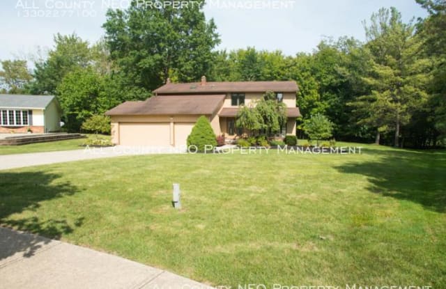 37285 Valley Forge Dr - 37285 Valley Forge Drive, Solon, OH 44139