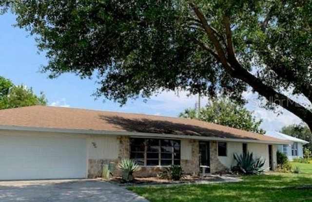 Located in the heart of Port Charlotte close to US 41