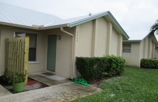 8939 SE Hobe Ridge Avenue - 8939 Southeast Hobe Ridge Avenue, Hobe Sound, FL 33455