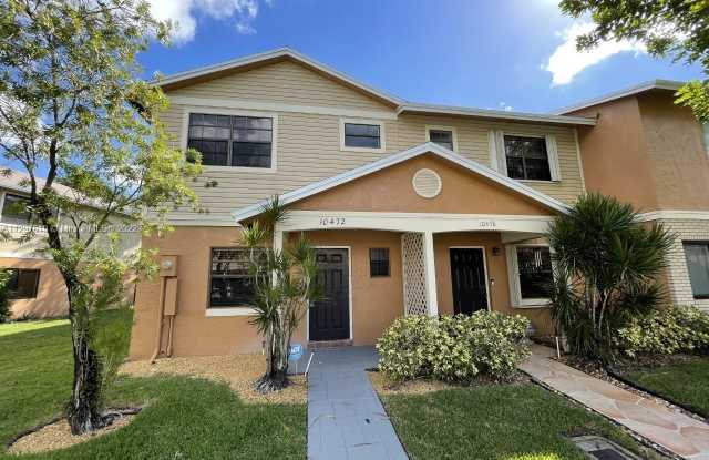 10472 NW 6th St - 10472 Northwest 6th Street, Pembroke Pines, FL 33026