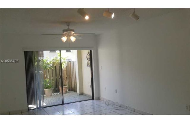 8911 SW 123RD CT Apt 12 - 8911 SW 123rd Ct, The Crossings, FL 33186