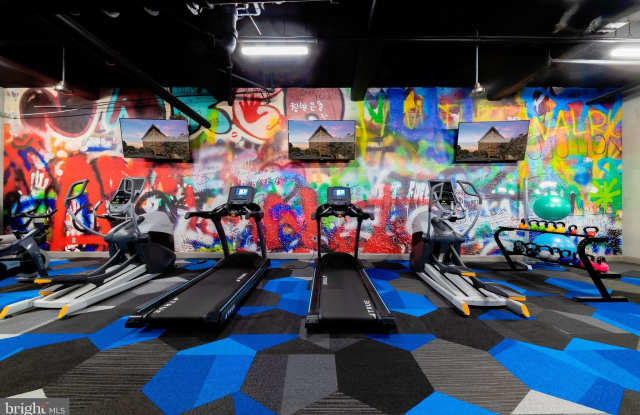 Photo of 1329-39 LOMBARD Street unit: 501