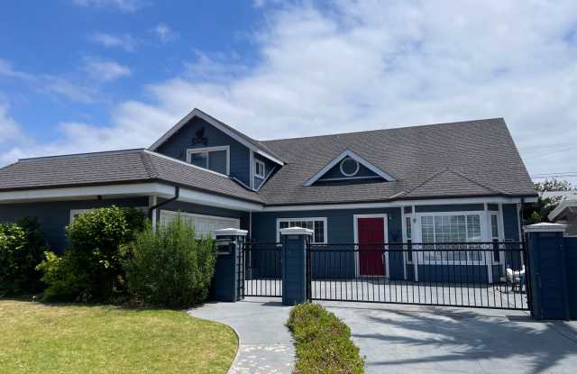 Photo of 3BR/2BA By the beach.