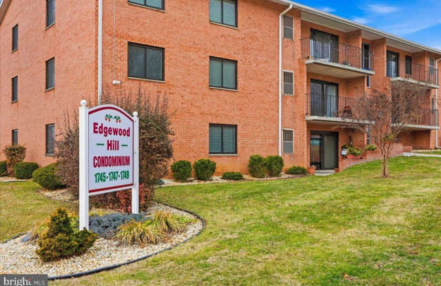 1745 EDGEWOOD HILL Circle unit: 3