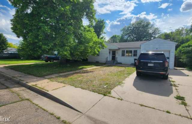 2421 13th Ave - 2421 13th Avenue, Greeley, CO 80631