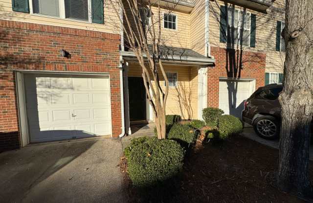 Cute 2BR/2.5BA in Ballantyne; GREAT LOCATION OFF MARVIN  ARDREY KELL!