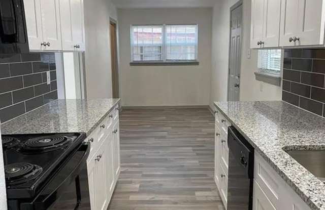 123 Vandenburg Drive