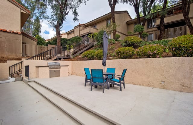 Photo of St. Charles Oaks Apartments