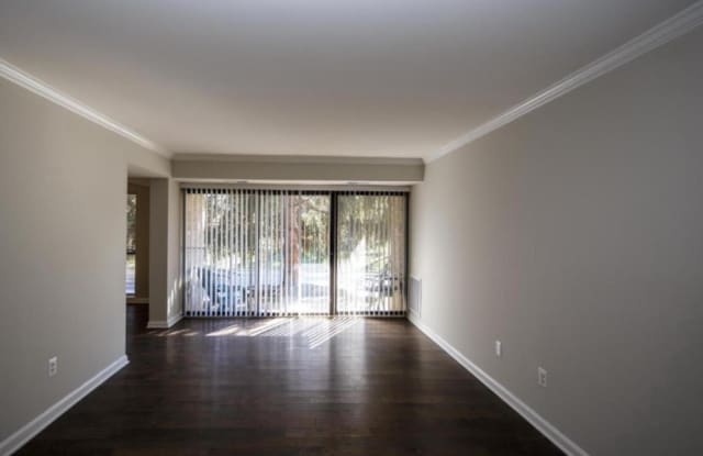 2030 ROYAL FERN CT #1A