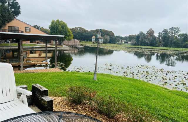 832 PALM HARBOR COURT