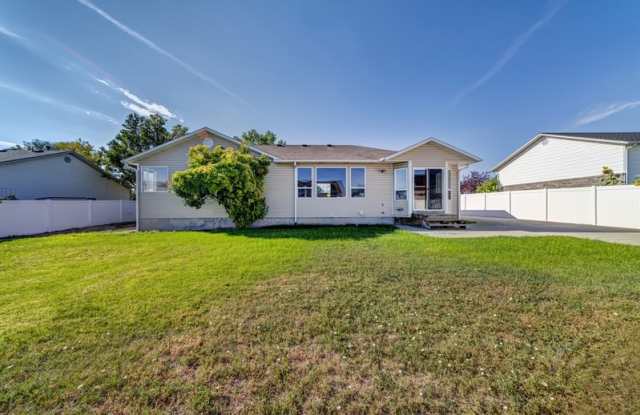 5056 West Rock Ridge Lane