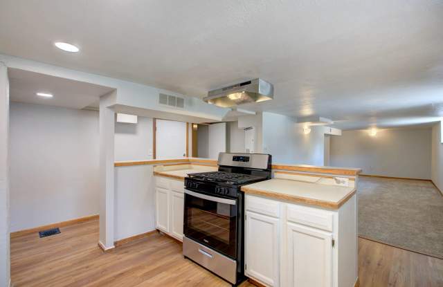 1517 Harrison