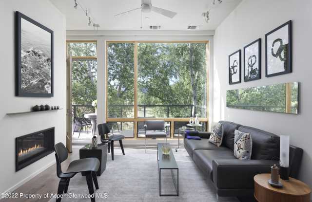 104 Evans Road, Unit 207