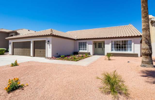 Photo of Beautiful updated 4 bedroom plus, 2 bath home in Chandler