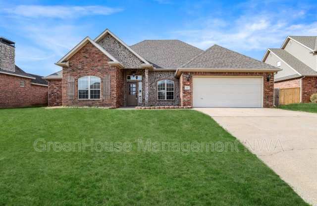 608 SW Meadow Point