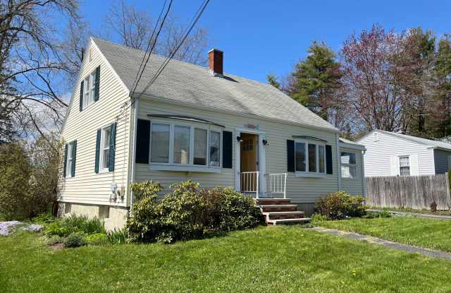 Three Bedroom Cape for Rent in Great Portland Neighborhood!