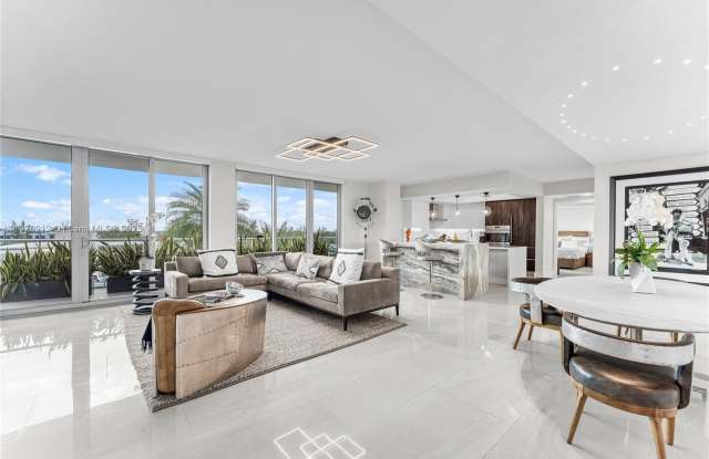 Photo of 1180 N Federal Hwy