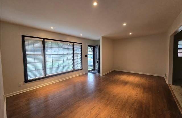 2468 Dresden Drive NE