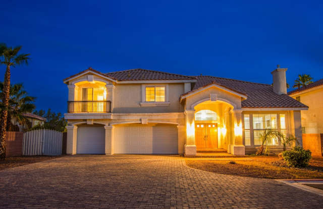 Beautiful 5 bedroom 4.5 bath home with large basement in gated community!