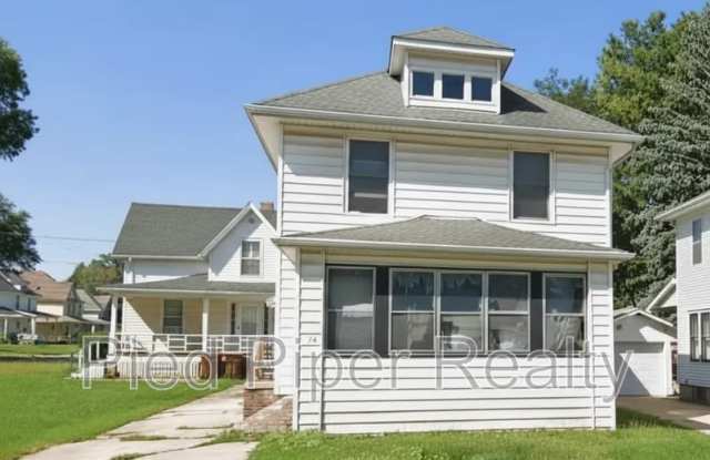 1254 S Chicago Ave