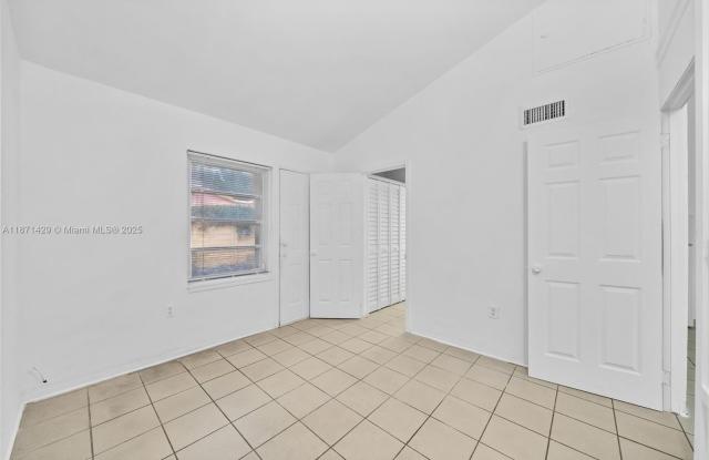 Photo of 840 SW 7th St