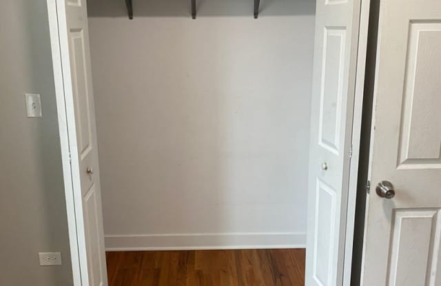 Spacious south side 3-bedroom beauty