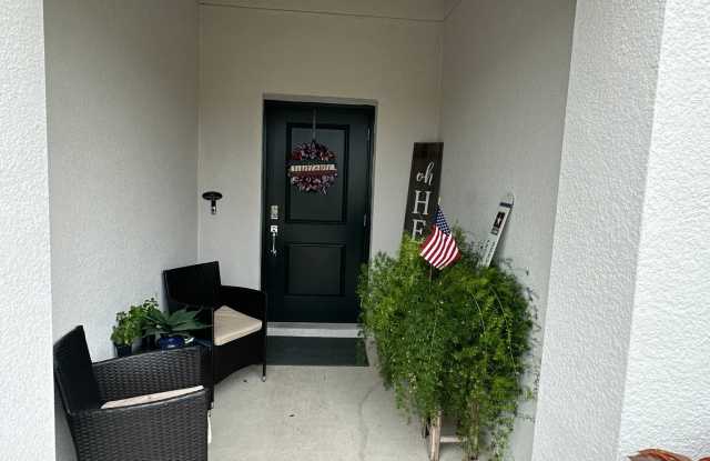 Beautiful 4 bedroom, 2 bathroom home near Legoland