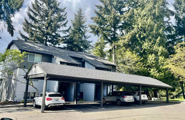 Ideal Location/Rosehill 2-bedroom Charmer - 12711 Northeast 116th Street, Kirkland, WA 98034