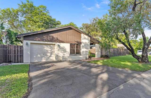 10824 SW 132nd Cir Ct