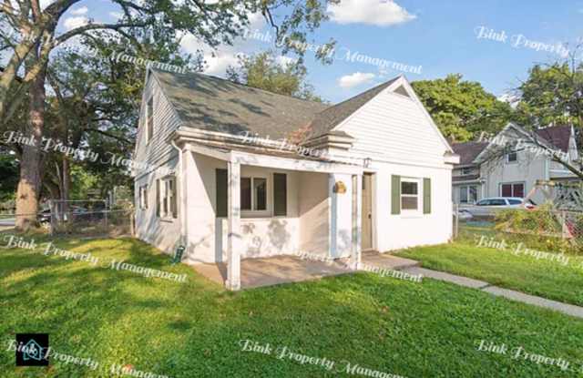 1201 Comfort St. - LANSING