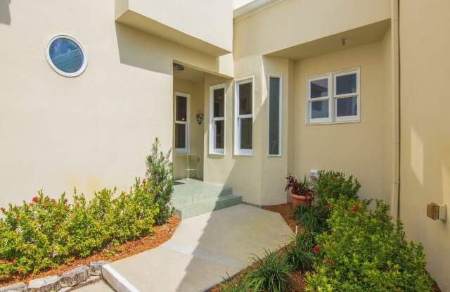 560 N Monterey Drive