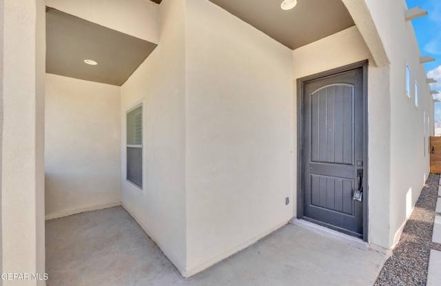 10613 HIDDEN PALM Place