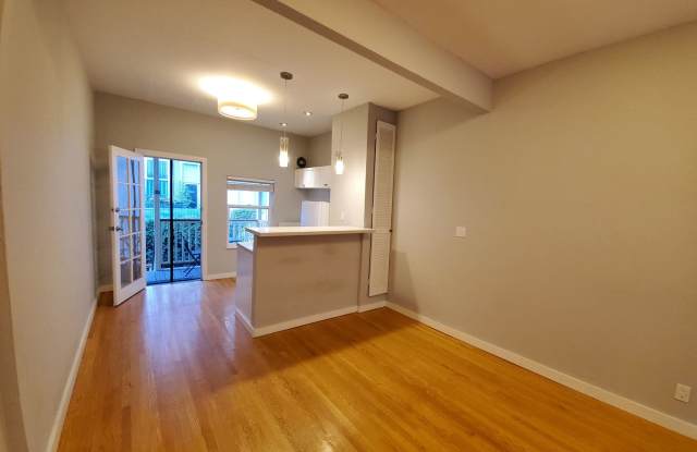 Photo of SOMA ! Bedroom in the center of it all!