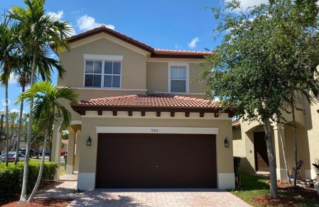 940 NE 37th Pl - 940 Northeast 37th Place, Homestead, FL 33033