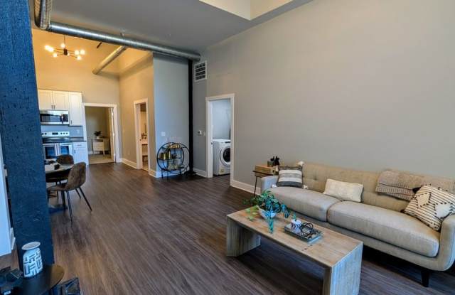 New South Side Apartments at 905 Bingham
