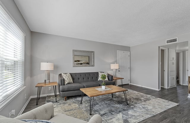 Maverick on Maurine Apartments